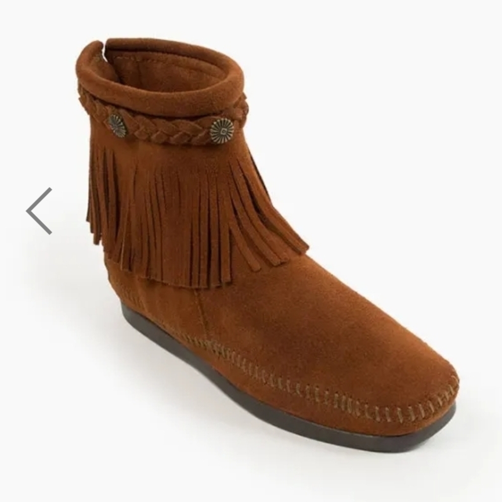 Minnetonka Back Zip Hardsole Boot Size 8